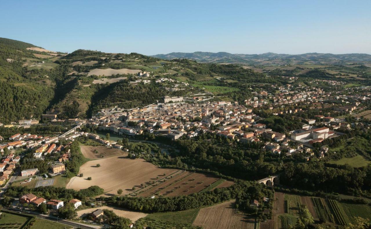 Il Cavallino Hotell Fossombrone Exteriör bild